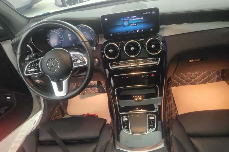 Used Mercedes-Benz GLC Coupe 2023 GLC 260 4MATIC Coupe SUV Gear Lever