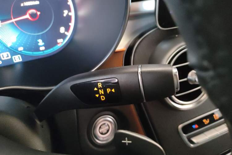 Used Mercedes-Benz GLC Coupe 2023 GLC 300 4MATIC Coupe SUV Gear Lever