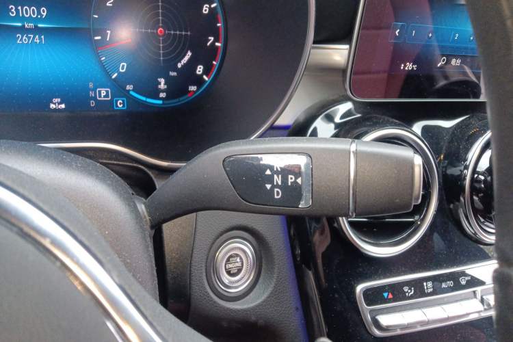 Used Mercedes-Benz GLC Coupe 2023 GLC 260 4MATIC Coupe SUV Gear Lever