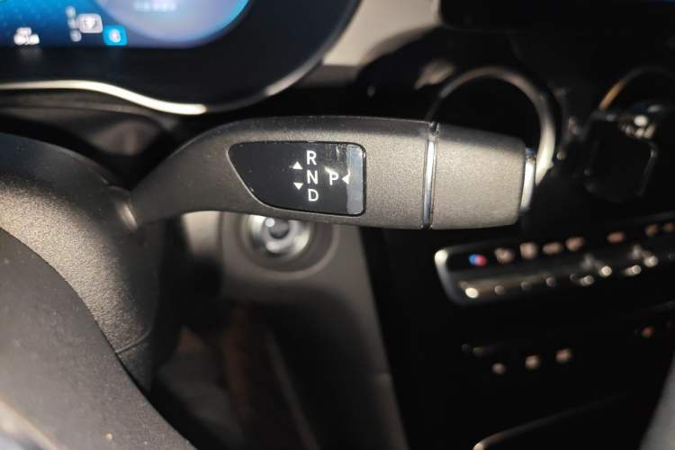 Used Mercedes-Benz GLC Coupe 2023 GLC 260 4MATIC Coupe SUV Gear Lever
