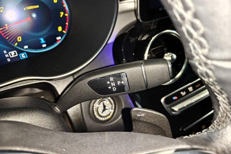 Used Mercedes-Benz GLC Coupe 2023 Refreshed GLC 260 4MATIC Coupe SUV Gear Lever