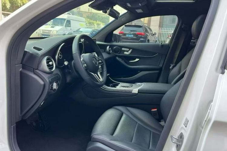 Used Mercedes-Benz GLC Coupe 2023 GLC 300 4MATIC Coupe SUV Interior 1