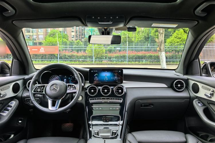 Used Mercedes-Benz GLC Coupe 2023 Refreshed GLC 260 4MATIC Coupe SUV Interior 10