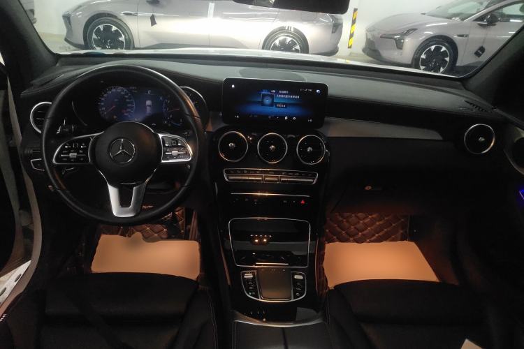 Used Mercedes-Benz GLC Coupe 2023 GLC 260 4MATIC Coupe SUV Interior 2