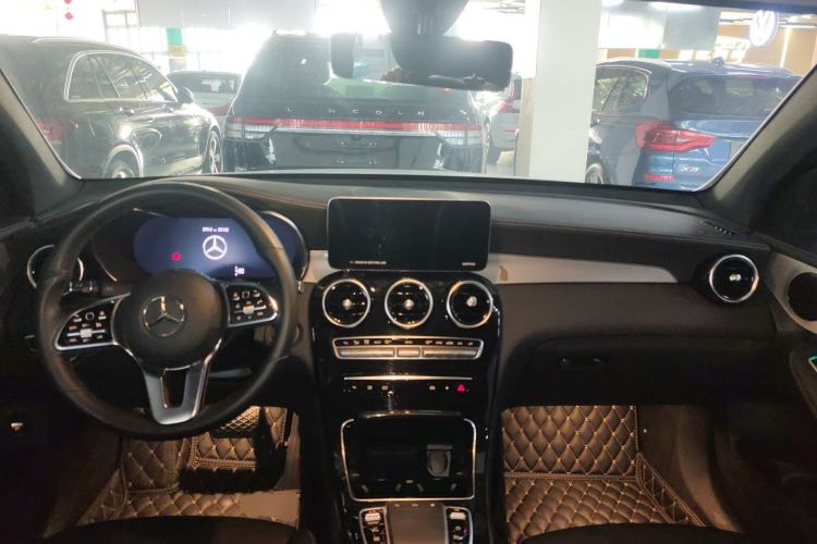 Used Mercedes-Benz GLC Coupe 2023 GLC 260 4MATIC Coupe SUV Interior 2