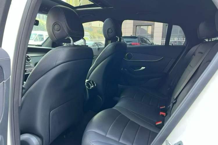 Used Mercedes-Benz GLC Coupe 2023 GLC 300 4MATIC Coupe SUV Interior 2