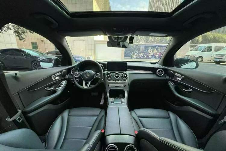 Used Mercedes-Benz GLC Coupe 2023 GLC 300 4MATIC Coupe SUV Interior 3