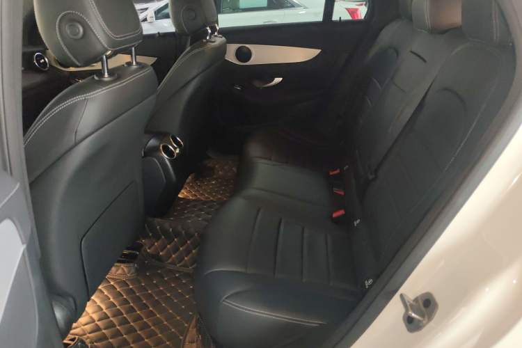 Used Mercedes-Benz GLC Coupe 2023 GLC 260 4MATIC Coupe SUV Interior 4