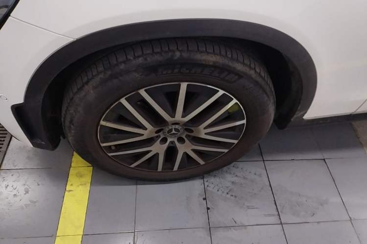Used Mercedes-Benz GLC Coupe 2023 GLC 260 4MATIC Coupe SUV Left Front Wheel Hub