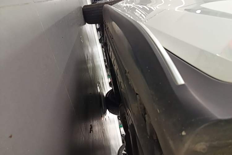 Used Mercedes-Benz GLC Coupe 2023 GLC 300 4MATIC Coupe SUV Left Side Sill