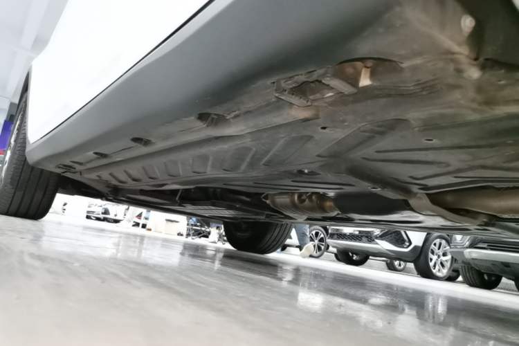 Used Mercedes-Benz GLC Coupe 2023 GLC 260 4MATIC Coupe SUV Left Side Sill