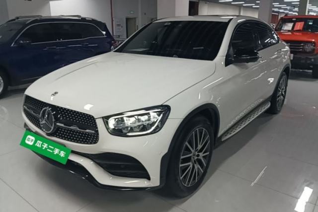 Ojetý Mercedes-Benz GLC Coupe 2023 GLC 300 4MATIC Coupe SUV