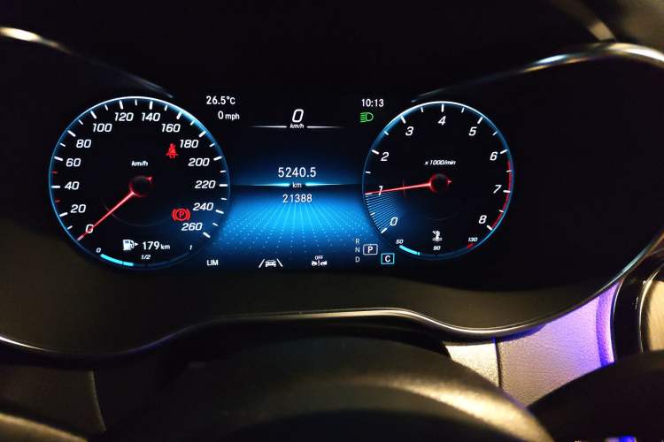 Used Mercedes-Benz GLC Coupe 2023 GLC 300 4MATIC Coupe SUV Odometer Close Up