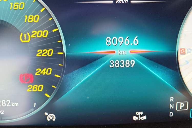 Used Mercedes-Benz GLC Coupe 2023 GLC 260 4MATIC Coupe SUV Odometer Close Up