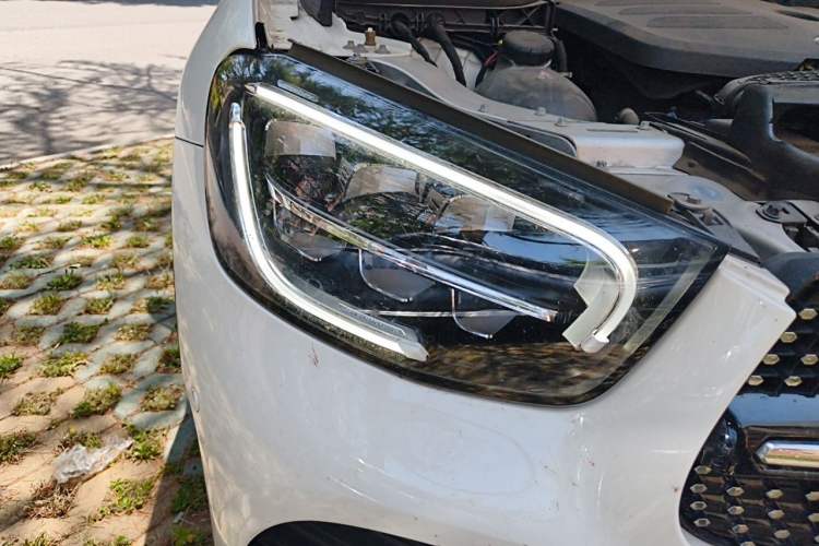 Used Mercedes-Benz GLC Coupe 2023 GLC 260 4MATIC Coupe SUV Right Front Headlight