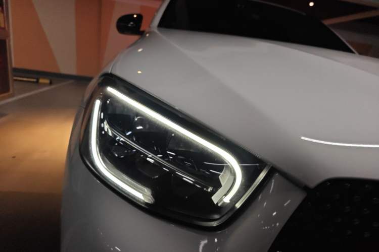 Used Mercedes-Benz GLC Coupe 2023 GLC 260 4MATIC Coupe SUV Right Front Headlight