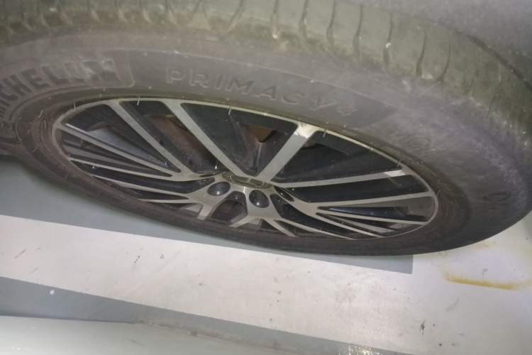 Used Mercedes-Benz GLC Coupe 2023 GLC 260 4MATIC Coupe SUV Right Front Wheel Hub
