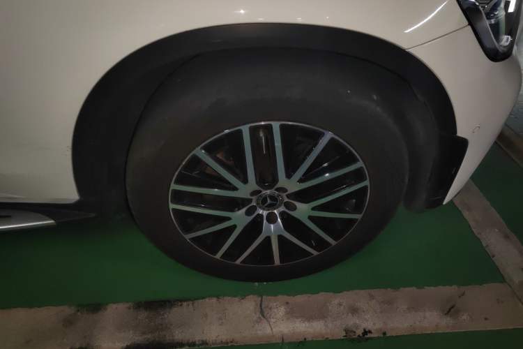 Used Mercedes-Benz GLC Coupe 2023 GLC 300 4MATIC Coupe SUV Right Front Wheel Hub