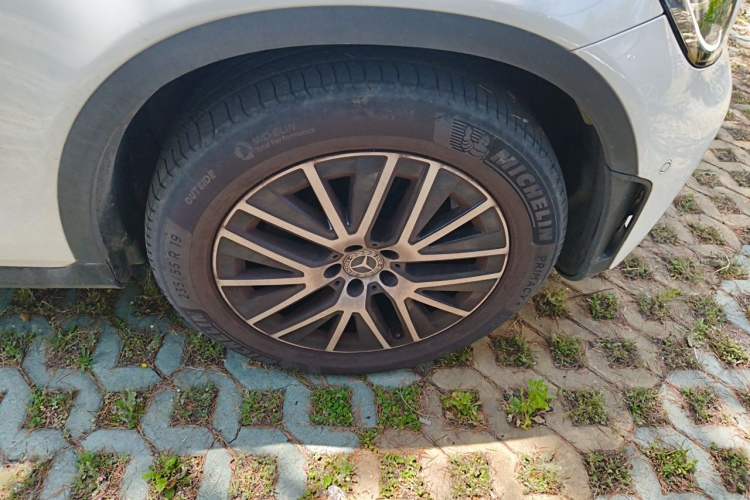 Used Mercedes-Benz GLC Coupe 2023 GLC 260 4MATIC Coupe SUV Right Front Wheel Hub
