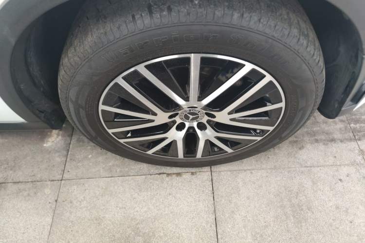 Used Mercedes-Benz GLC Coupe 2023 GLC 260 4MATIC Coupe SUV Right Front Wheel Hub