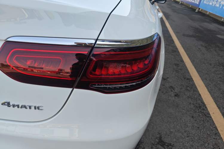 Used Mercedes-Benz GLC Coupe 2023 GLC 260 4MATIC Coupe SUV Right Rear Taillight