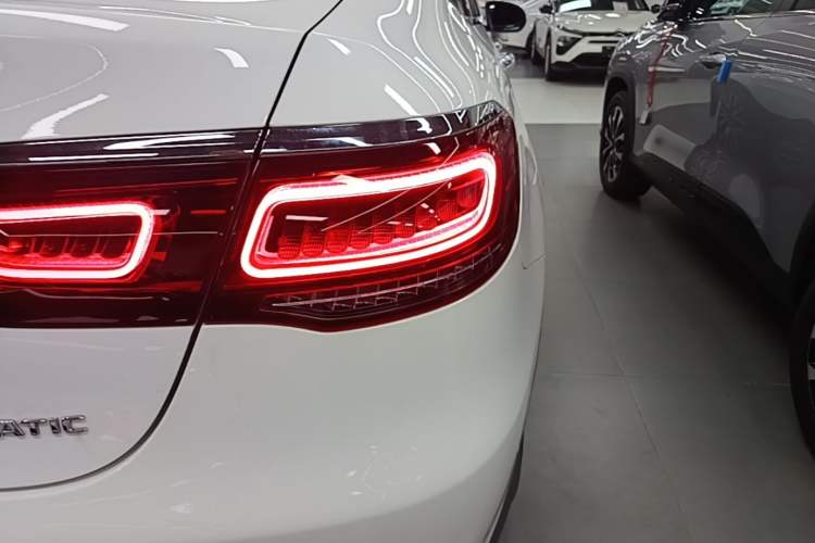 Used Mercedes-Benz GLC Coupe 2023 GLC 300 4MATIC Coupe SUV Right Rear Taillight