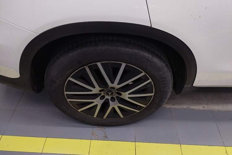 Used Mercedes-Benz GLC Coupe 2023 GLC 260 4MATIC Coupe SUV Right Rear Wheel Hub