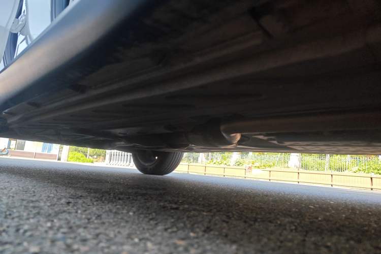 Used Mercedes-Benz GLC Coupe 2023 GLC 260 4MATIC Coupe SUV Right Side Sill
