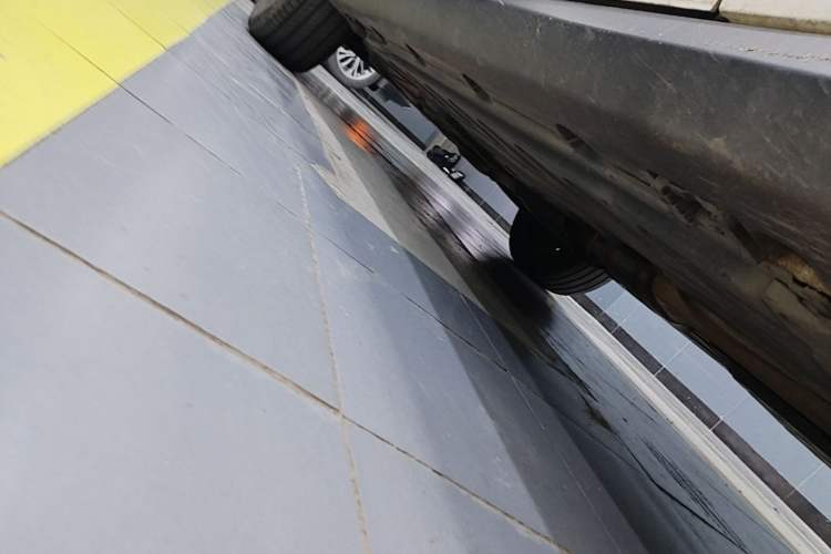 Used Mercedes-Benz GLC Coupe 2023 GLC 260 4MATIC Coupe SUV Right Side Sill