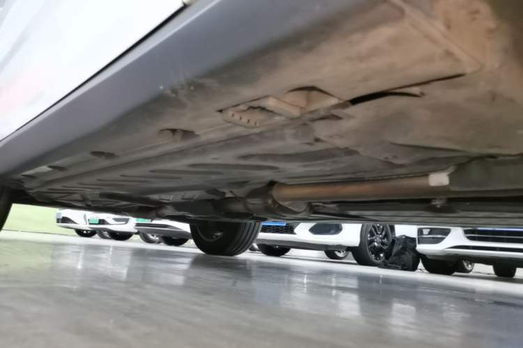 Used Mercedes-Benz GLC Coupe 2023 GLC 260 4MATIC Coupe SUV Right Side Sill