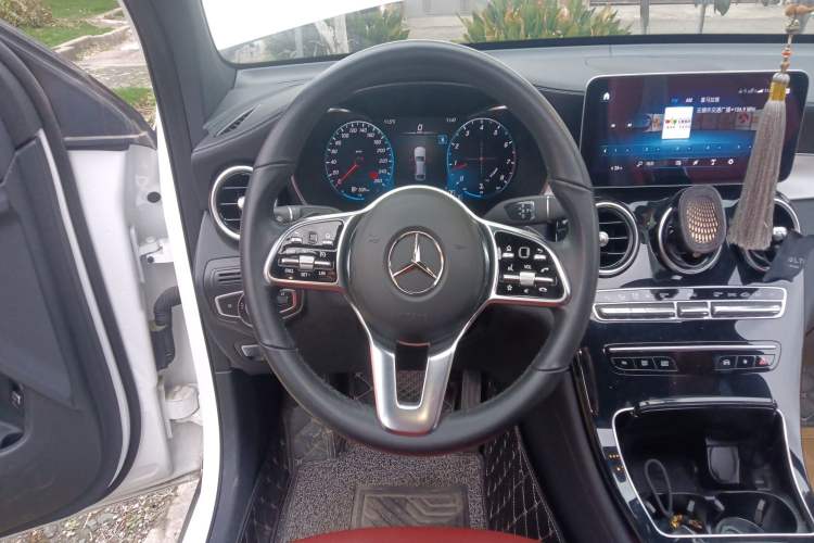 Used Mercedes-Benz GLC Coupe 2023 GLC 260 4MATIC Coupe SUV Steering Wheel