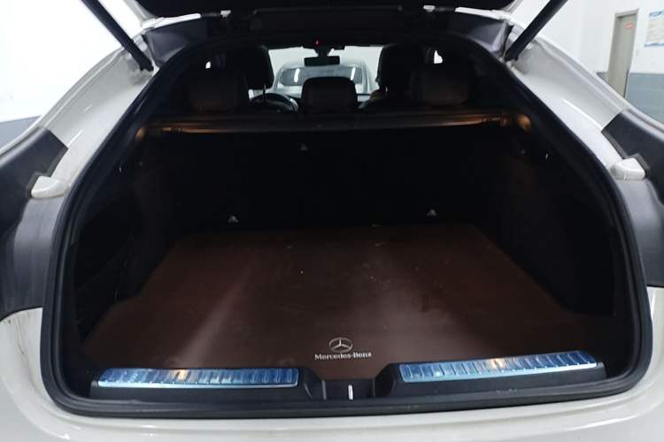 Used Mercedes-Benz GLC Coupe 2023 GLC 260 4MATIC Coupe SUV Trunk