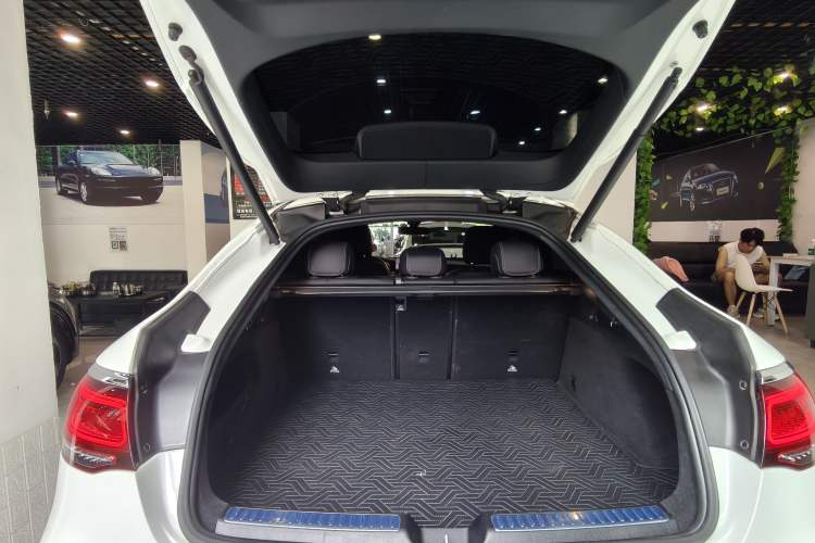 Used Mercedes-Benz GLC Coupe 2023 Refreshed GLC 260 4MATIC Coupe SUV Trunk