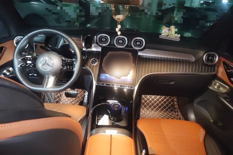 Used Mercedes-Benz GLC Coupe 2024 GLC 300 4MATIC Coupe SUV Center Console