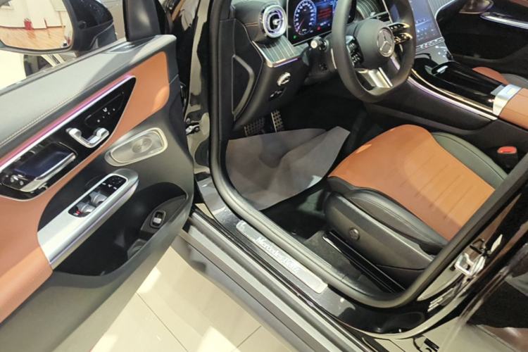 Used Mercedes-Benz GLC Coupe 2024 GLC 300 4MATIC Coupe SUV Driver Seat