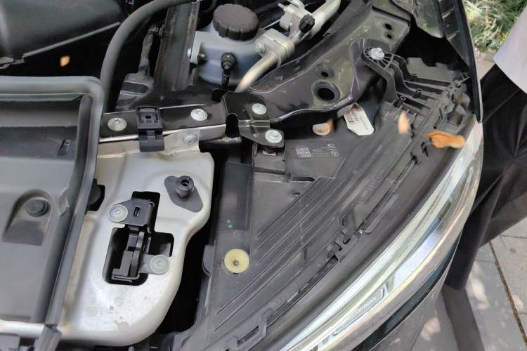 Used Mercedes-Benz GLC Coupe 2024 GLC 300 4MATIC Coupe SUV Engine Bay Left