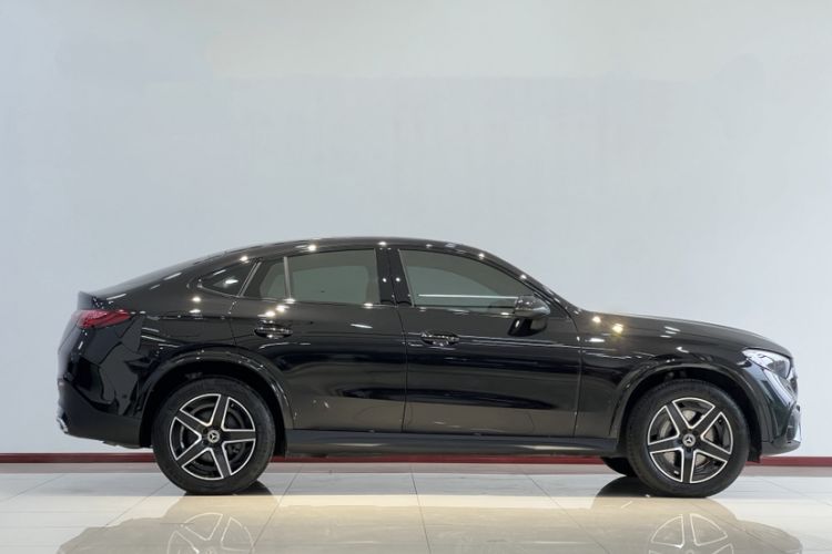 Used Mercedes-Benz GLC Coupe 2024 GLC 260 4MATIC Coupe SUV Exterior 5