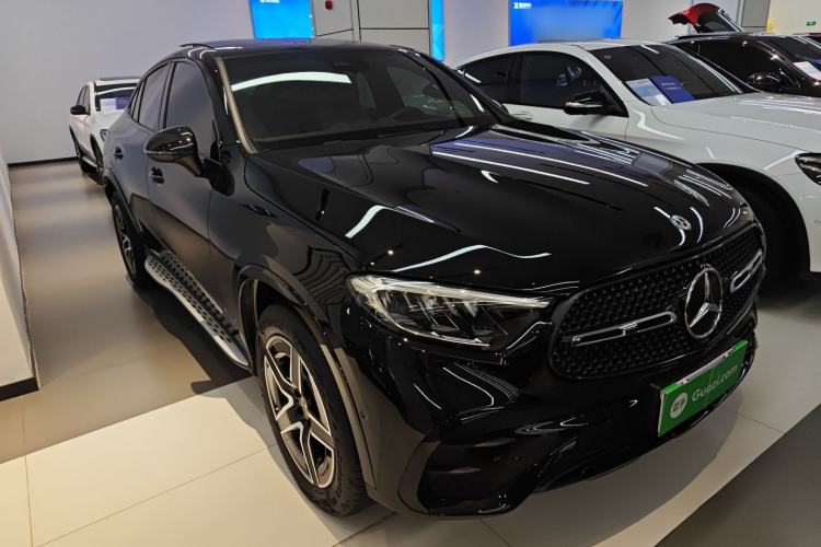 Used Mercedes-Benz GLC Coupe 2024 GLC 260 4MATIC Coupe SUV Front Right 45 Deg
