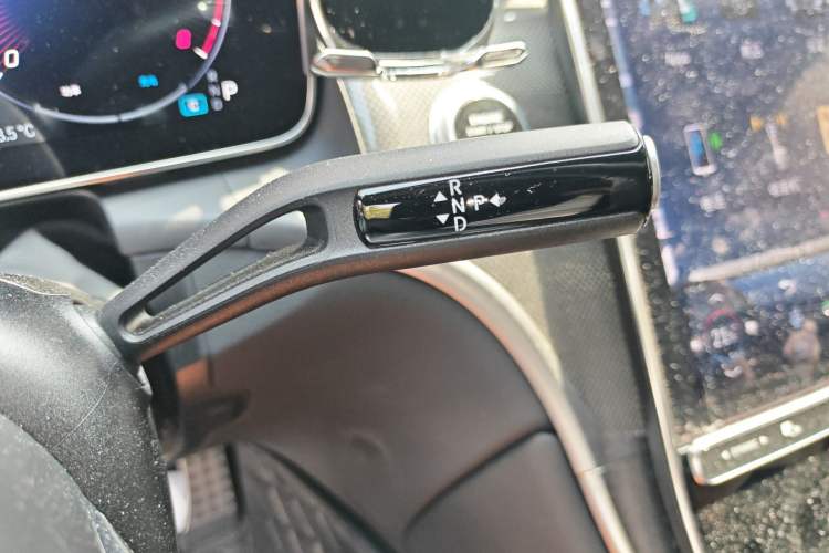 Used Mercedes-Benz GLC Coupe 2024 GLC 260 4MATIC Coupe SUV Gear Lever