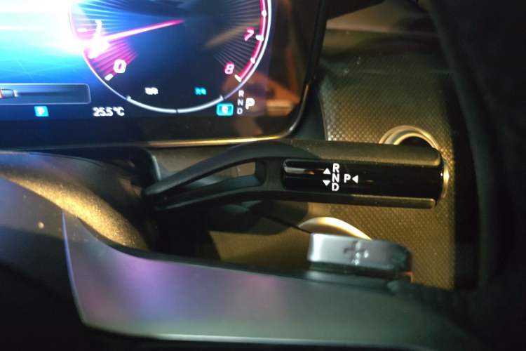 Used Mercedes-Benz GLC Coupe 2024 GLC 260 4MATIC Coupe SUV Gear Lever