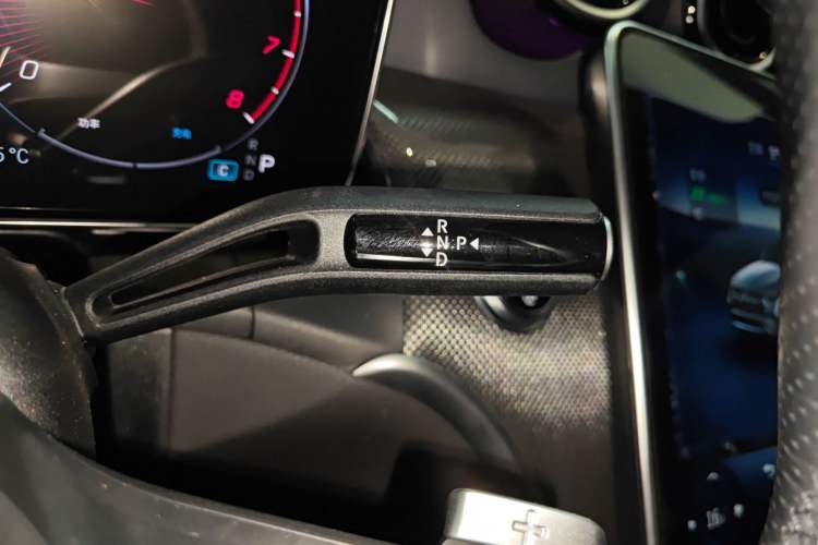 Used Mercedes-Benz GLC Coupe 2024 GLC 260 4MATIC Coupe SUV Gear Lever