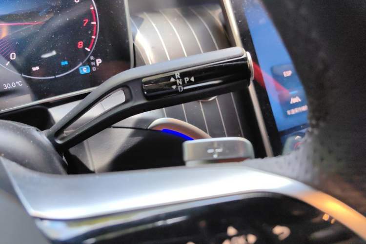 Used Mercedes-Benz GLC Coupe 2024 GLC 300 4MATIC Coupe SUV Gear Lever