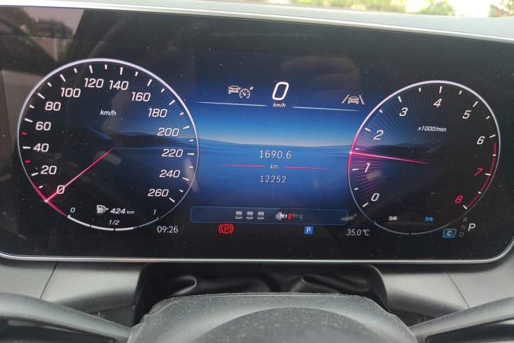 Used Mercedes-Benz GLC Coupe 2024 GLC 260 4MATIC Coupe SUV Instrument Cluster