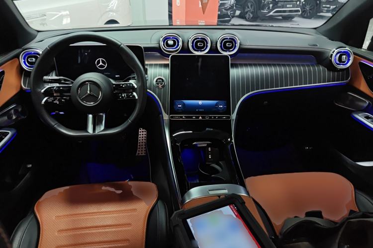 Used Mercedes-Benz GLC Coupe 2024 GLC 300 4MATIC Coupe SUV Interior 2