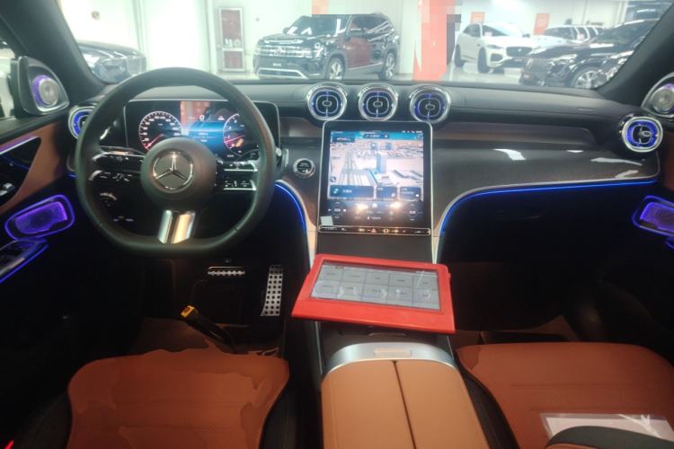 Used Mercedes-Benz GLC Coupe 2024 GLC 260 4MATIC Coupe SUV Interior 2