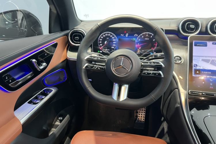Used Mercedes-Benz GLC Coupe 2024 GLC 260 4MATIC Coupe SUV Interior 2