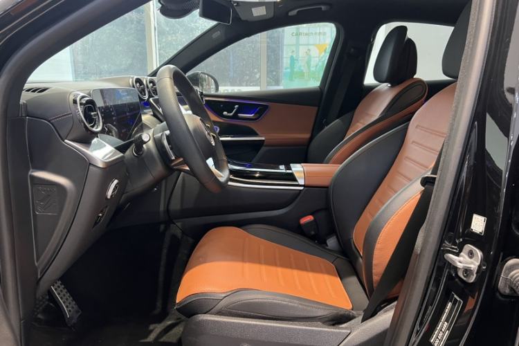 Used Mercedes-Benz GLC Coupe 2024 GLC 260 4MATIC Coupe SUV Interior 5