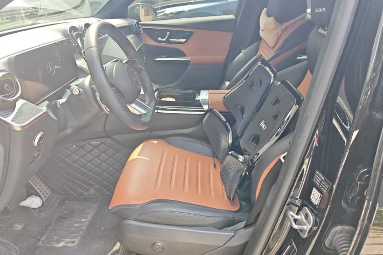 Used Mercedes-Benz GLC Coupe 2024 GLC 260 4MATIC Coupe SUV Left Front Seat