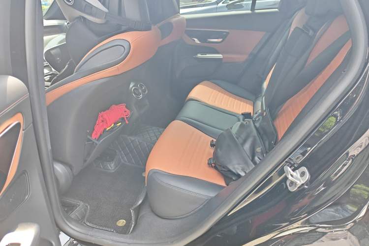 Used Mercedes-Benz GLC Coupe 2024 GLC 260 4MATIC Coupe SUV Left Rear Seat