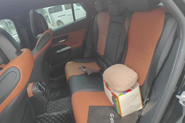 Used Mercedes-Benz GLC Coupe 2024 GLC 260 4MATIC Coupe SUV Left Rear Seat